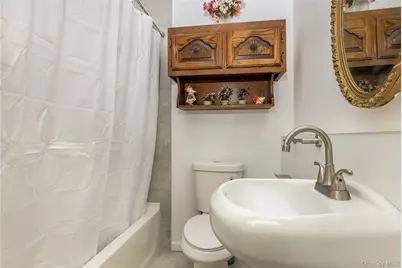 14 Leanore Drive, Farmingdale, NY 11735 - Photo 13