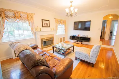 1360 Beulah Court, Baldwin, NY 11510 - Photo 7