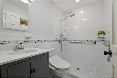 101 Red Oak Court, Port Jefferson, NY 11777 - Photo 15