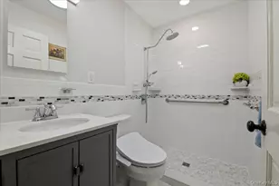 101 Red Oak Ct, Port Jefferson, NY 11777 - Photo 15