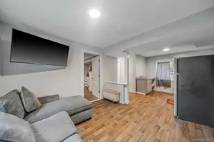 187 Hallock St, Riverhead, NY 11901 - Photo 27