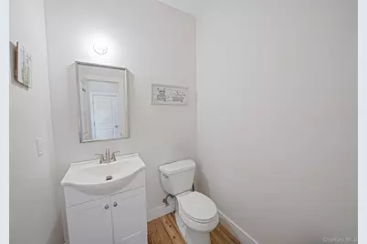 187 Hallock Street, Riverhead, NY 11901 - Photo 15
