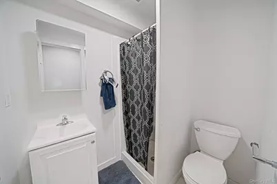 187 Hallock Street, Riverhead, NY 11901 - Photo 31