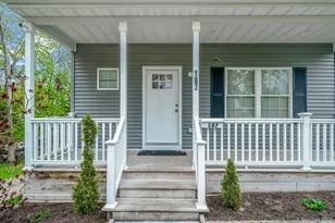187 Hallock St, Riverhead, NY 11901 - Photo 7