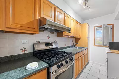 42-65 Kissena Boulevard #511, Flushing, NY 11355 - Photo 3