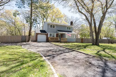 981 Connetquot Avenue, Central Islip, NY 11722 - Photo 3