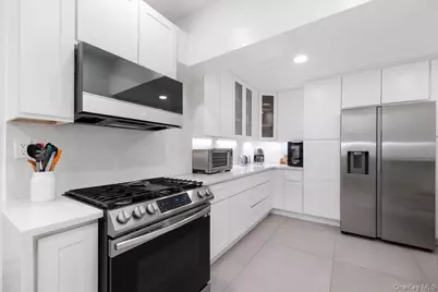30 Windsor Terrace #AA1, White Plains, NY 10601 - Photo 9