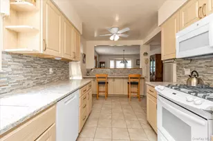1026 N 2nd St, New Hyde Park, NY 11040 - Photo 7