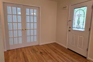 2758 N Cedar Ave, Ronkonkoma, NY 11779 - Photo 3