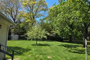 2758 N Cedar Ave, Ronkonkoma, NY 11779 - Photo 25