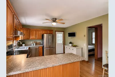6 Roberts Lane, East Moriches, NY 11940 - Photo 9