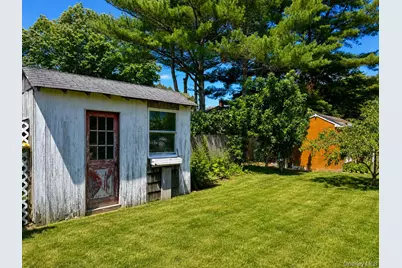 6 Roberts Lane, East Moriches, NY 11940 - Photo 27