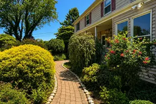 6 Roberts Ln, East Moriches, NY 11940 - Photo 3