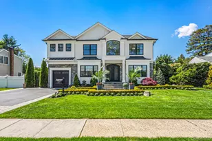 25 Boyd Dr, Westbury, NY 11590 - Photo 33