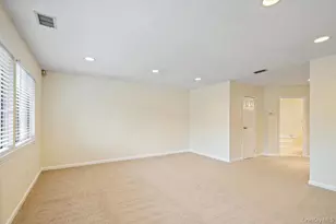 90 Foxwood Dr, Jericho, NY 11753 - Photo 15