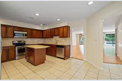 90 Foxwood Drive, Jericho, NY 11753 - Photo 9