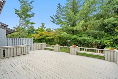 90 Foxwood Drive, Jericho, NY 11753 - Photo 25