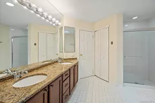 90 Foxwood Dr, Jericho, NY 11753 - Photo 17
