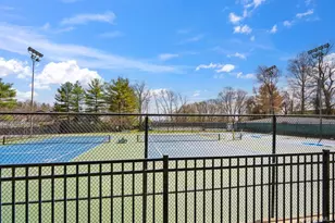 90 Foxwood Dr, Jericho, NY 11753 - Photo 35