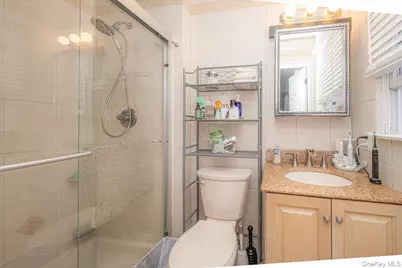 188 Geneva Street, Bay Shore, NY 11706 - Photo 27