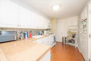 188 Geneva St, Bay Shore, NY 11706 - Photo 33