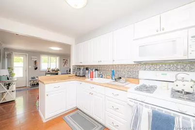 188 Geneva Street, Bay Shore, NY 11706 - Photo 35
