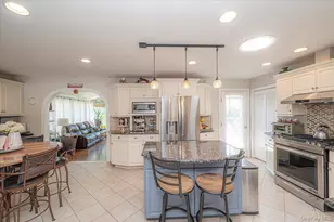 188 Geneva St, Bay Shore, NY 11706 - Photo 9