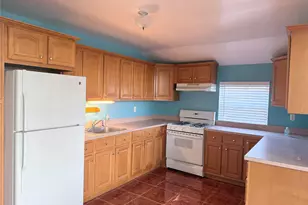 147-17 249th St, Rosedale, NY 11422 - Photo 9