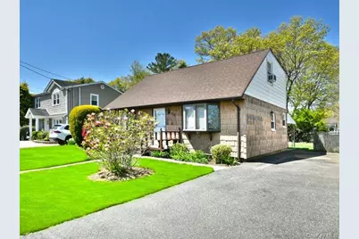 118 Park Lane, Massapequa, NY 11758 - Photo 3