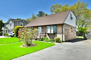 118 Park Ln, Massapequa, NY 11758 - Photo 3