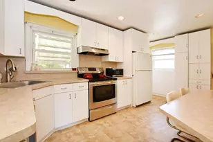 118 Park Ln, Massapequa, NY 11758 - Photo 13