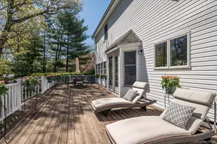 1 Fox Holw Ct, Dix Hills, NY 11746 - Photo 37