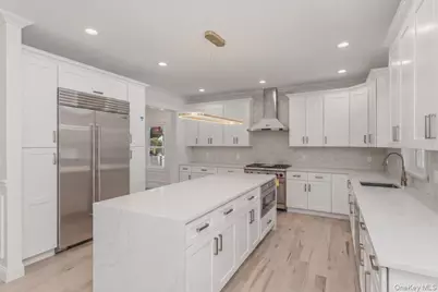 833 Cleveland Street, West Hempstead, NY 11552 - Photo 13