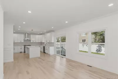 833 Cleveland Street, West Hempstead, NY 11552 - Photo 17