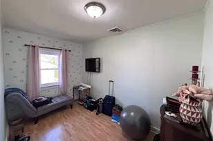 31 Gregory St, Valley Stream, NY 11580 - Photo 11