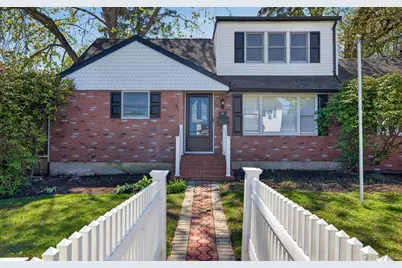 436 15th Street, West Babylon, NY 11704 - Photo 1