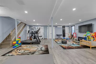 6937 172nd Street, Fresh Meadows, NY 11365 - Photo 13