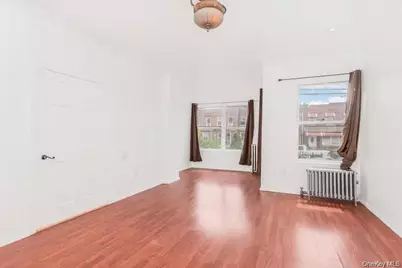 951 E 221st Street, Bronx, NY 10469 - Photo 15