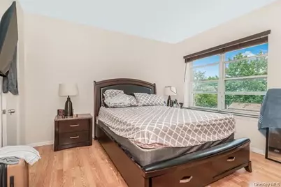 951 E 221st Street, Bronx, NY 10469 - Photo 17