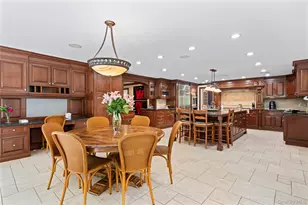 25 Montrose Ct, Roslyn, NY 11576 - Photo 11