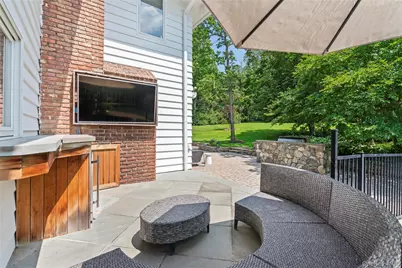 25 Montrose Court, Roslyn, NY 11576 - Photo 25