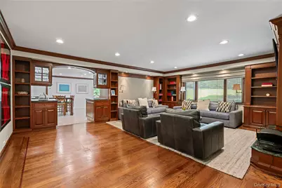 25 Montrose Court, Roslyn, NY 11576 - Photo 11