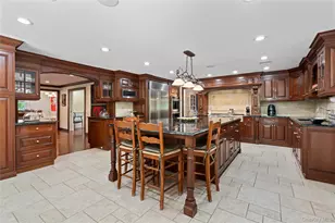 25 Montrose Ct, Roslyn, NY 11576 - Photo 13