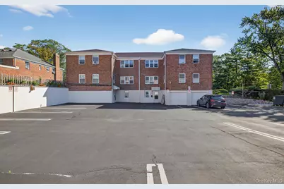 28 Linden Street, Great Neck, NY 11021 - Photo 17