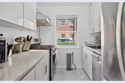 28 Linden Street, Great Neck, NY 11021 - Photo 5