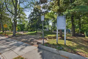 28 Linden St, Great Neck, NY 11021 - Photo 19