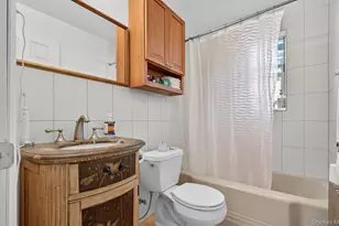 28 Linden St, Great Neck, NY 11021 - Photo 7