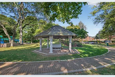 28 Linden Street, Great Neck, NY 11021 - Photo 23