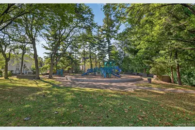 28 Linden Street, Great Neck, NY 11021 - Photo 21