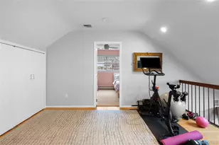 10 Oak Brook Ln, Merrick, NY 11566 - Photo 39